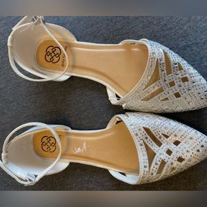 Daisy Fuentes bling flats